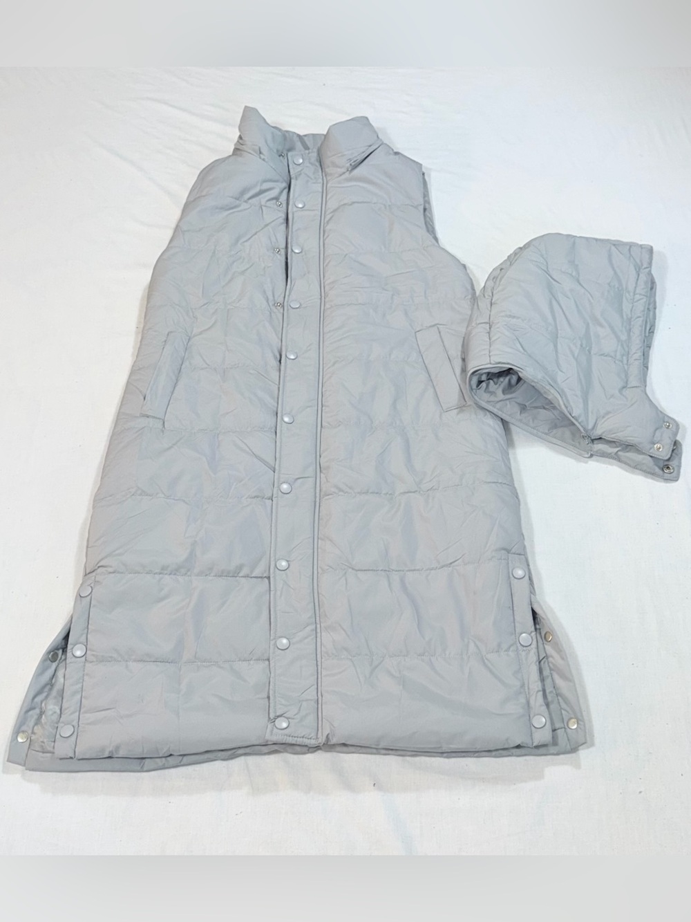 Women’s Gray Longline Quilted Puffer Vest Removable Hood Size Small P70